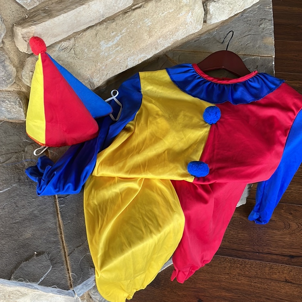 Kids clown costume and hat